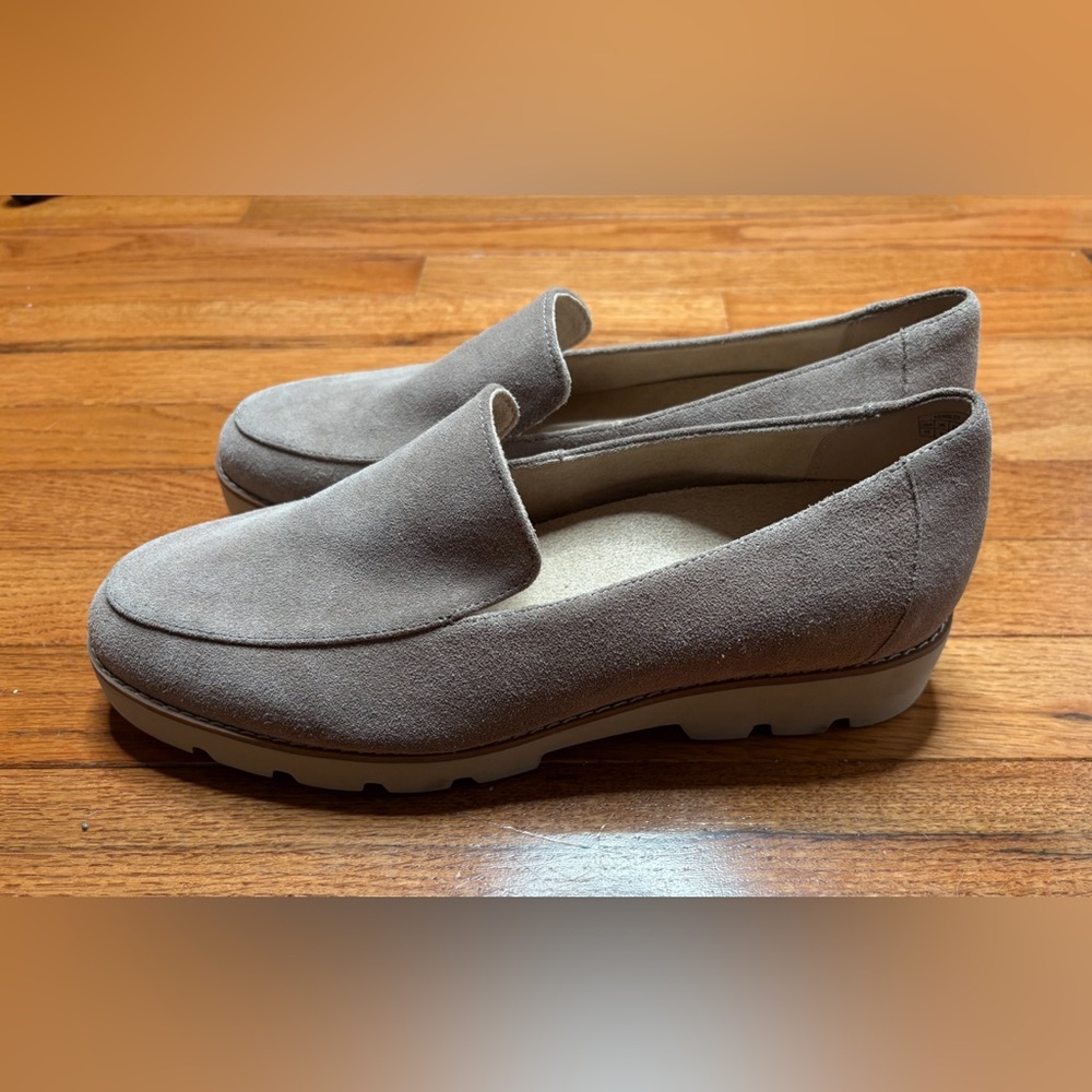 Vionic Kelsey Slip On Elegant Suede Loafers Taupe Size 11 New Without‎ Box